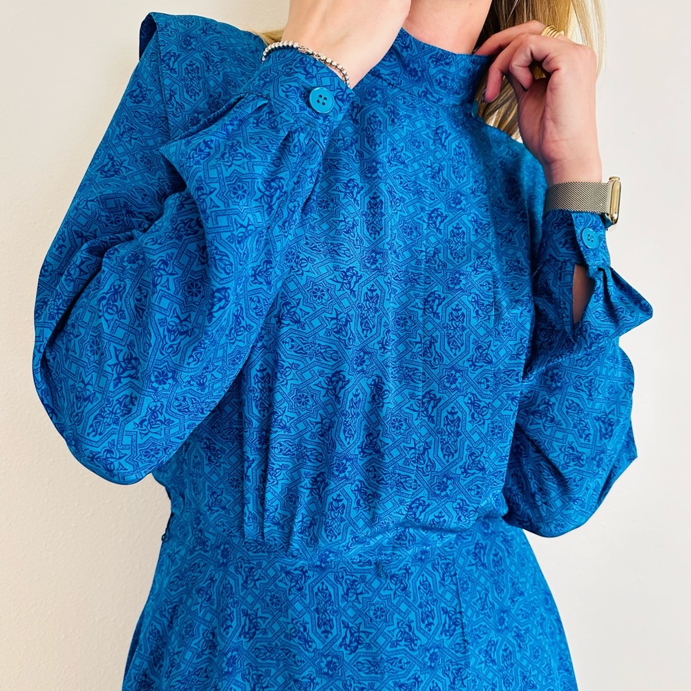 Vintage Liz Claiborne blue print long sleeve 100% silk midi dress - Picture 9 of 15
